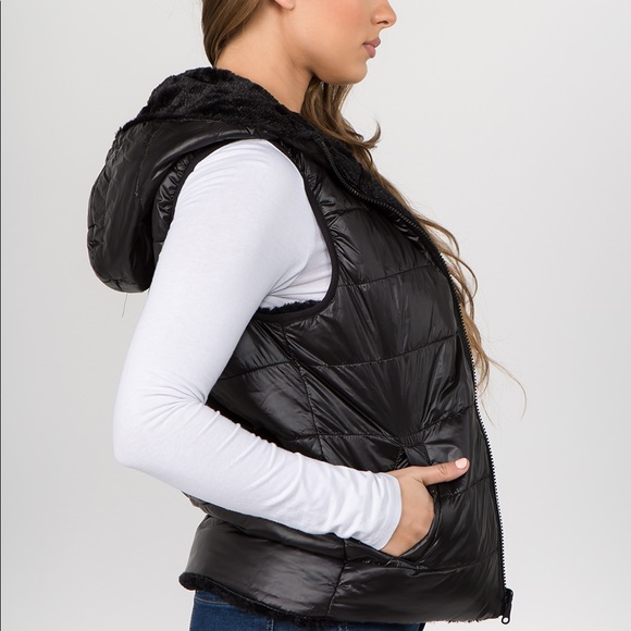 Reversible hooded nylon vest - Picture 3 of 4